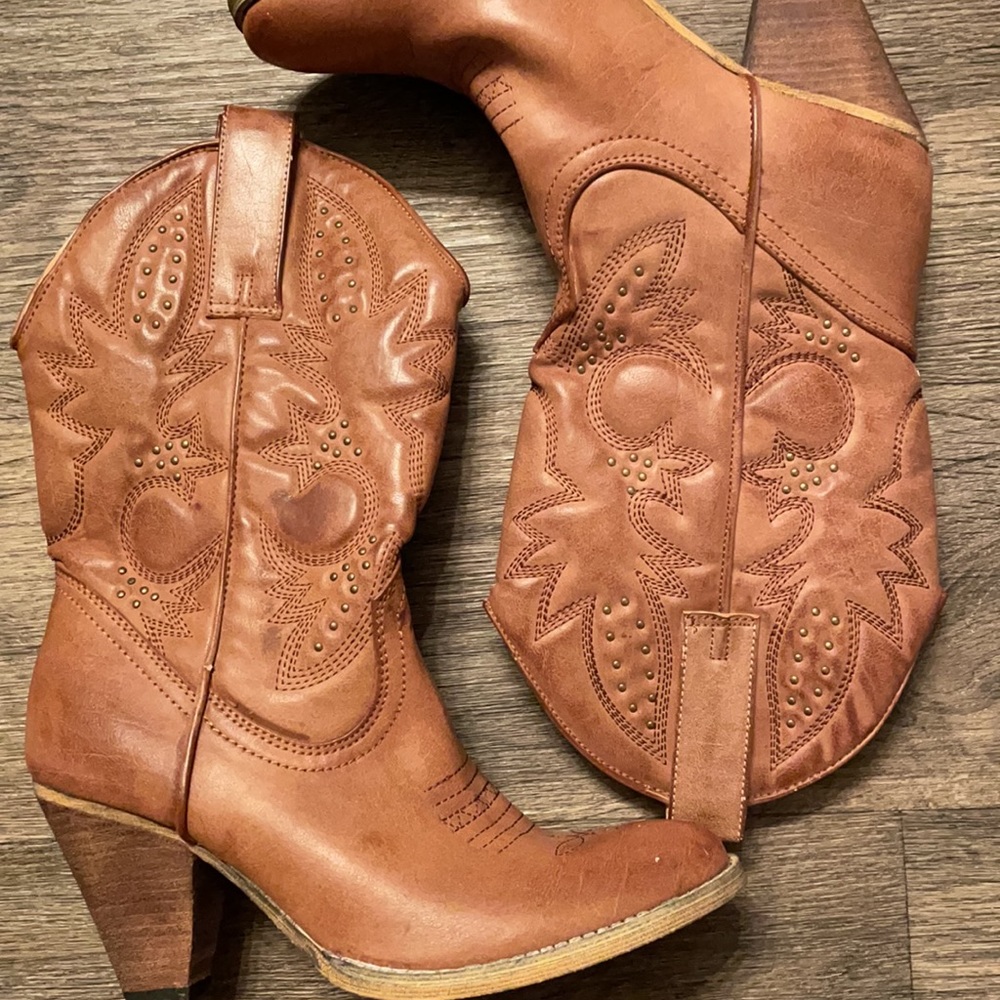 New Very Volatile Cowgirl boots